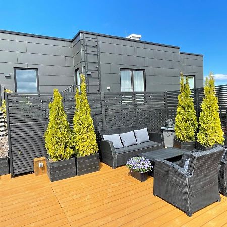 City Terrace Apartment Avangard - Large Private Roof Terrace タリン エクステリア 写真